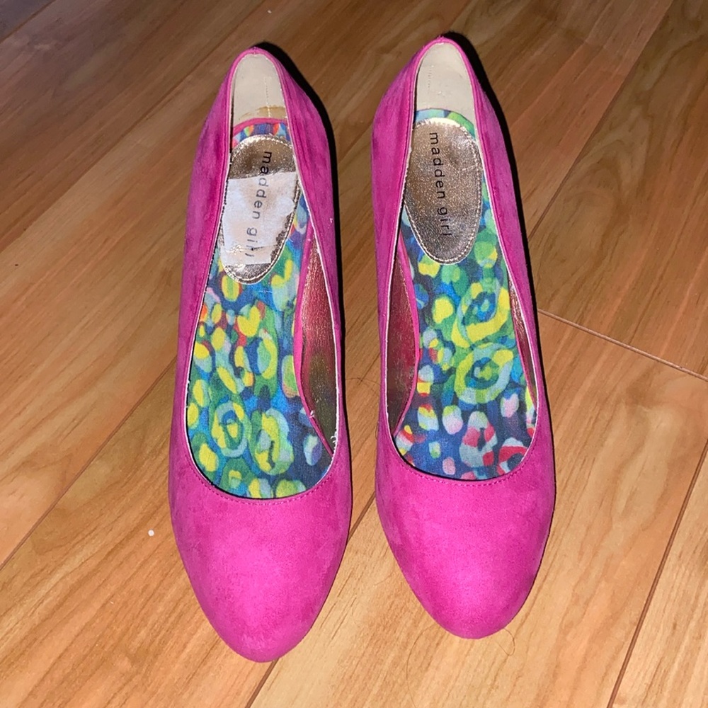 Madden Girl Pink Suede Round-Toe Pumps